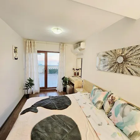 Апартамент Exotic Sea-view *